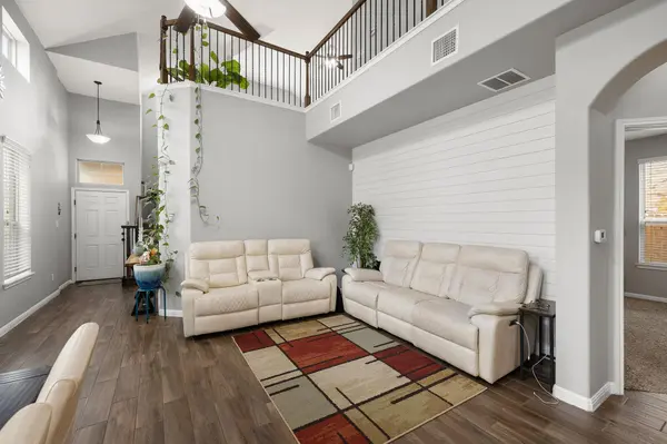 1401 Little Elm TRL #215, Cedar Park, TX 78613