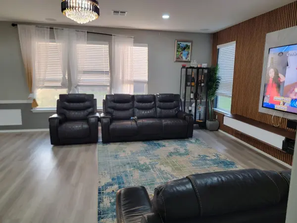 429 Unforgiven LN, Jarrell, TX 76537