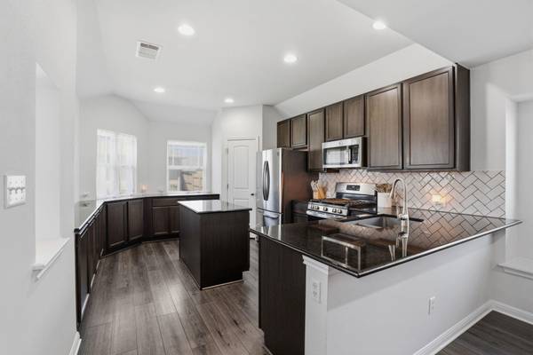 100 Arabian Colt DR, Georgetown, TX 78626