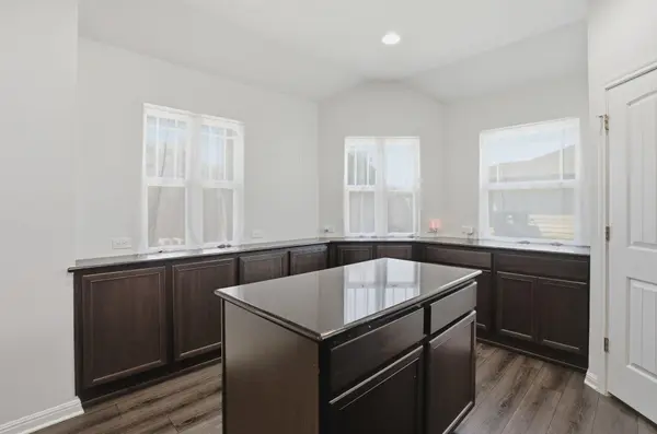 100 Arabian Colt DR, Georgetown, TX 78626
