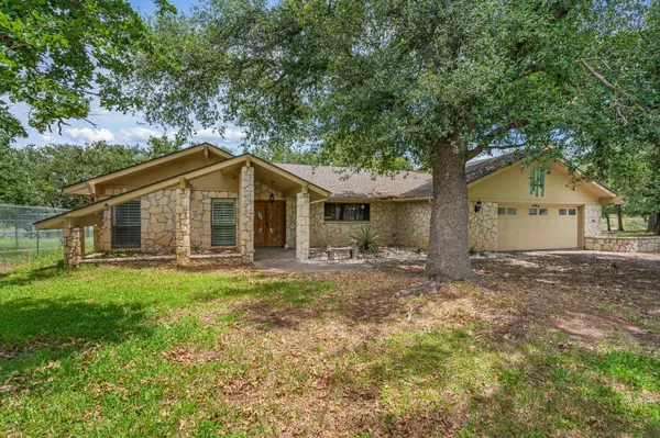 109 Sunset CIR, Burnet, TX 78611