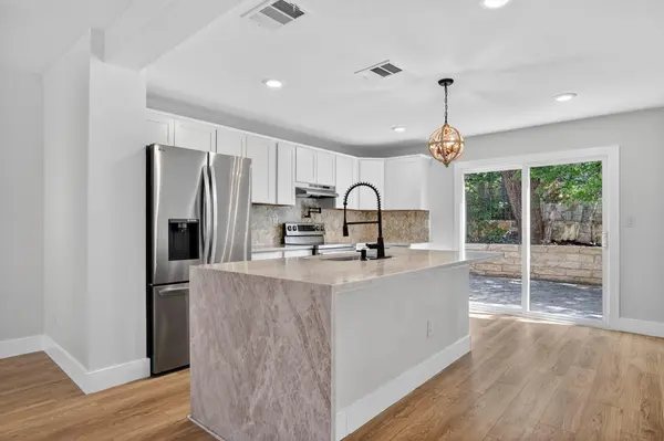 1205 E 9th ST, Austin, TX 78702