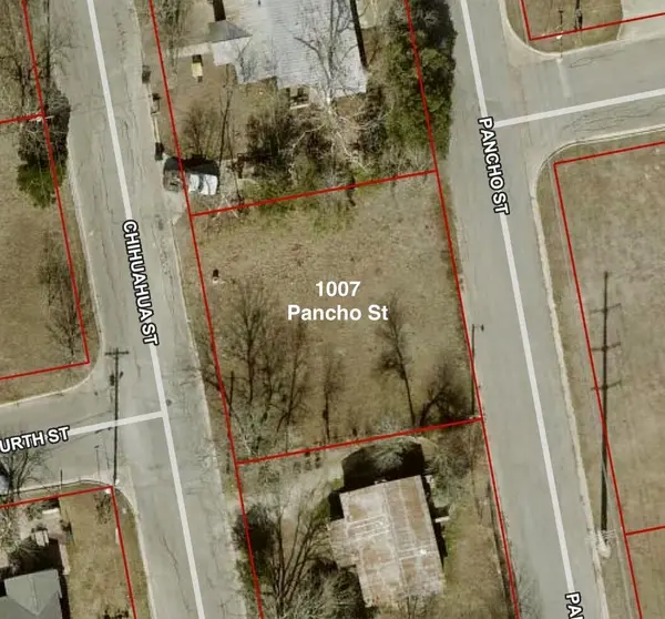 1007 Pancho ST, Lockhart, TX 78644