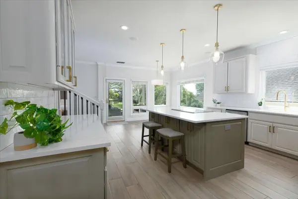 403 Golf Crest LN, Lakeway, TX 78734