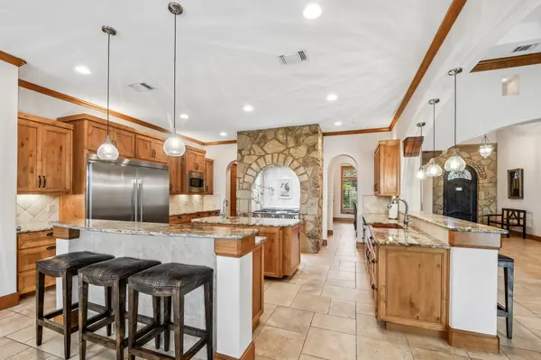 17701 Navigation LN, Jonestown, TX 78645