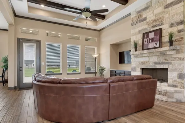 412 Farmstead DR, Seguin, TX 78155
