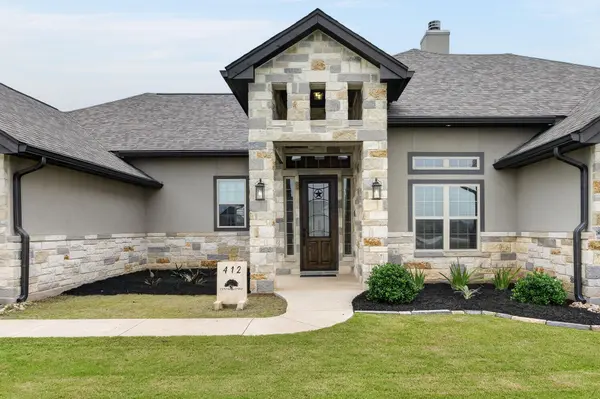 412 Farmstead DR, Seguin, TX 78155