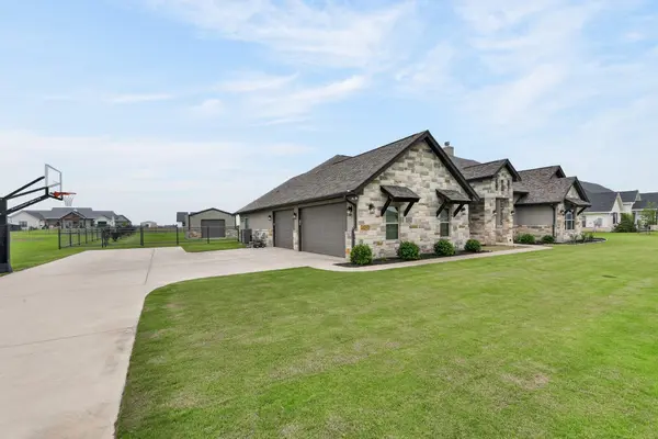 412 Farmstead DR, Seguin, TX 78155