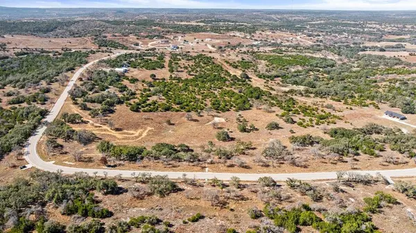 529 Skyline DR, Blanco, TX 78606
