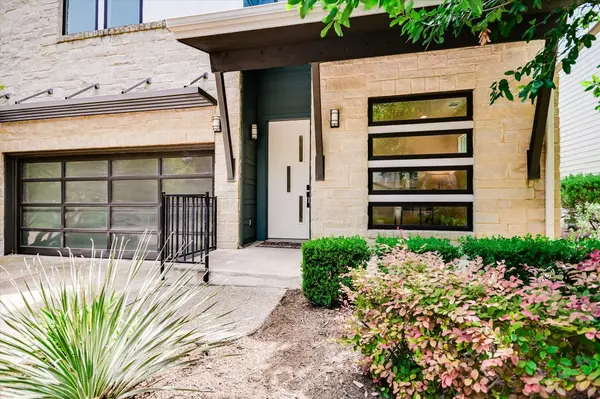 2807 Del Curto RD #J, Austin, TX 78704