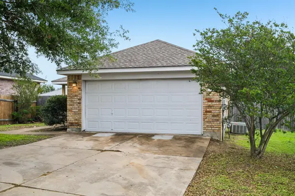 205 Cavalry TRL, Elgin, TX 78621