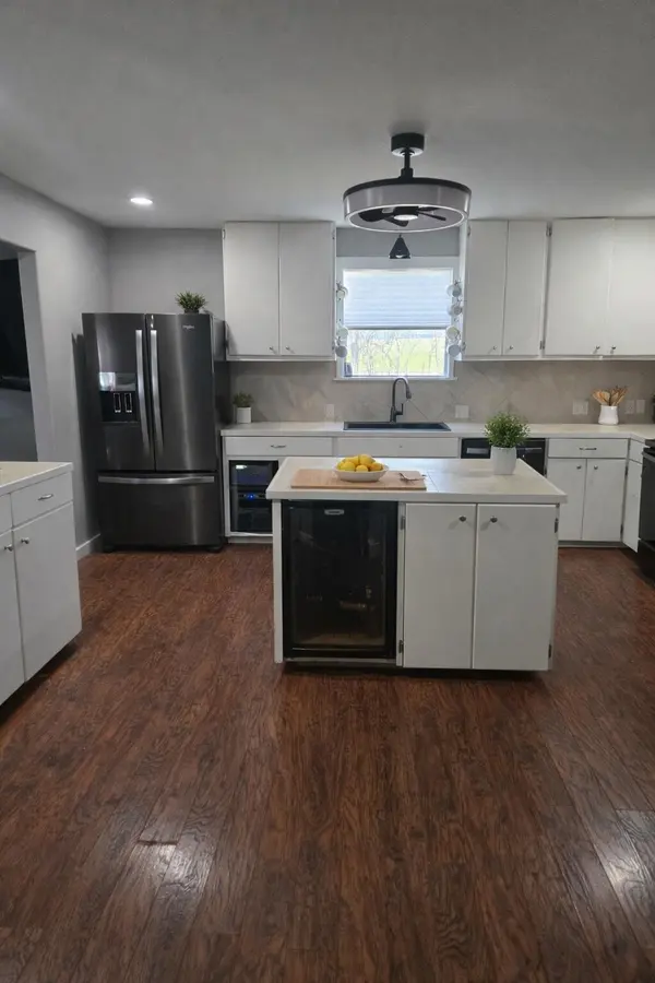 8906 Cele RD, Manor, TX 78653