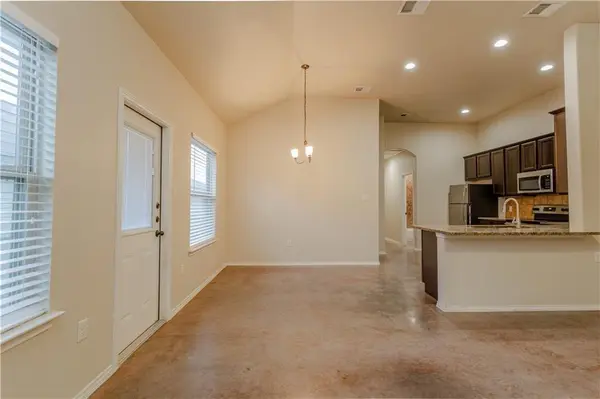 421 Jack Rabbit LN #B, Buda, TX 78610