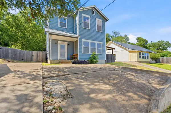 2720 Oak Springs DR, Austin, TX 78702