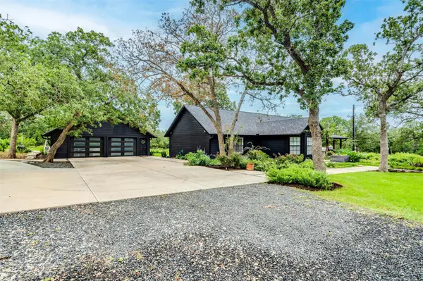 160 Shady Oaks DR, Dale, TX 78616
