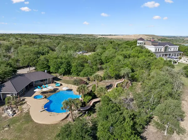 999 Schwarzlose RD, New Braunfels, TX 78130