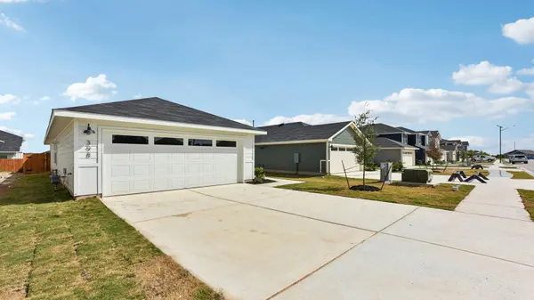 398 Ebbsfleet DR, Uhland, TX 78640
