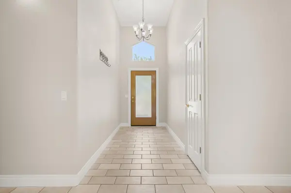 509 Meadow Oaks DR, Dripping Springs, TX 78620