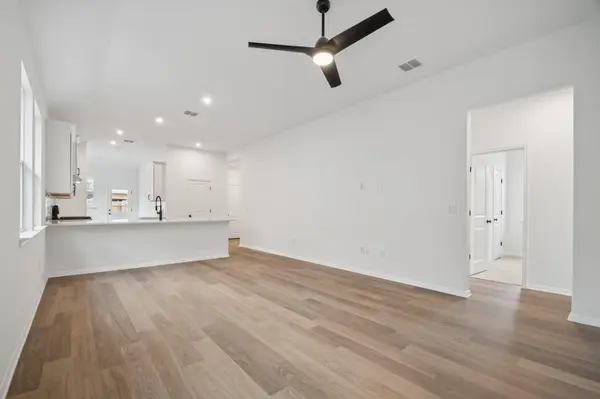 509 Porter Country PKWY, Buda, TX 78610
