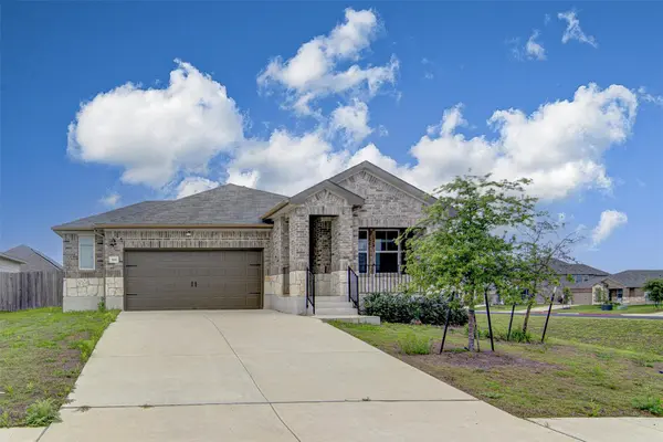 300 Bear Oak ST, Hutto, TX 78634