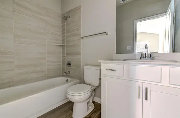 300 Bear Oak ST, Hutto, TX 78634