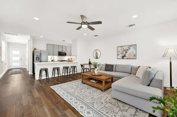 6800 Menchaca RD #13, Austin, TX 78745
