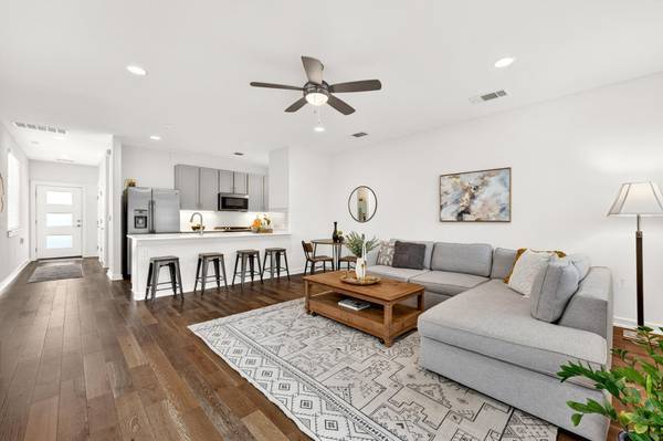 6800 Menchaca RD #13, Austin, TX 78745