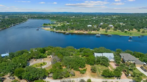 513 Nomad DR, Spicewood, TX 78669