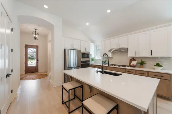 294 Kimble Creek LOOP, Kyle, TX 78640
