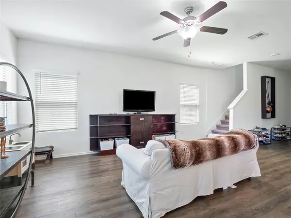109 Comet DR #3J, Jarrell, TX 76537