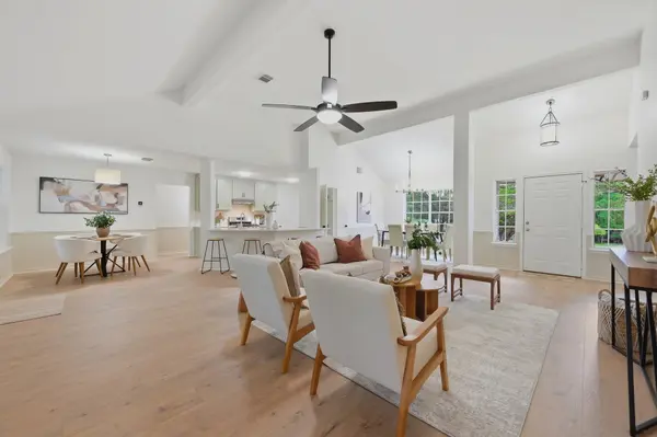 375 Rhodes LN, Wimberley, TX 78676