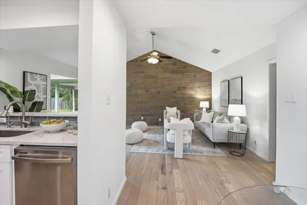 6711 West Gate BLVD #B, Austin, TX 78745