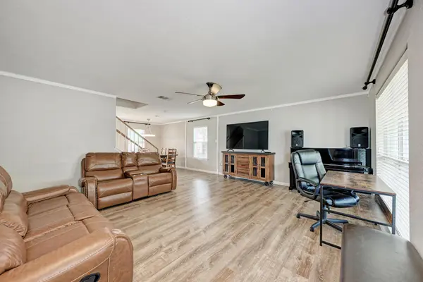 913 Whitley DR, Leander, TX 78641