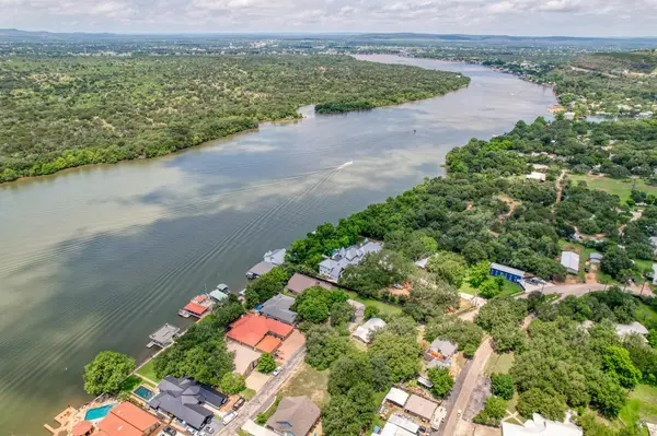 121 Hidden Oaks DR, Kingsland, TX 78639