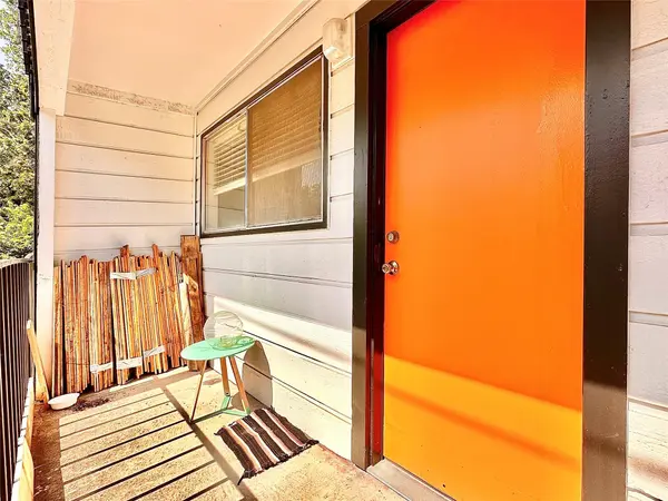2801 Hemphill PARK #B201, Austin, TX 78705