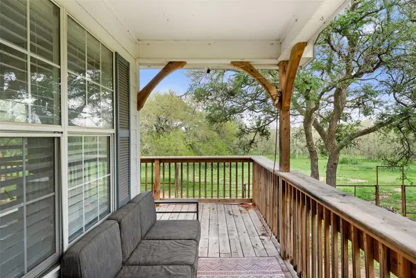 274 Old Austin TRL, Elgin, TX 78621