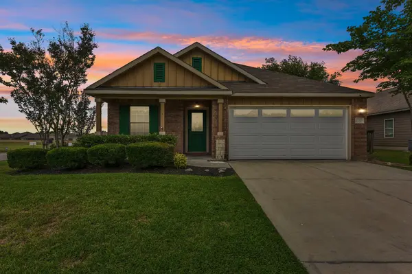 1520 Kothman DR, Hutto, TX 78634