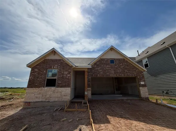 138 Arlington Park LOOP, Hutto, TX 78634