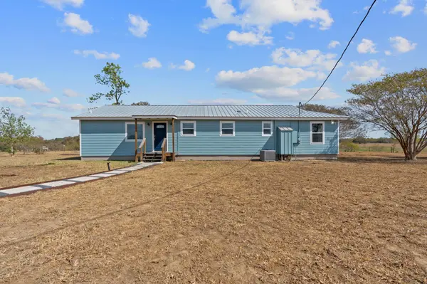 154 Caracara LN, Dale, TX 78616