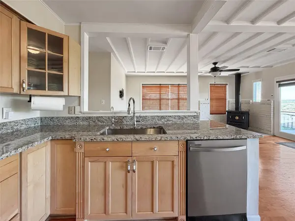 231 Vip DR, Canyon Lake, TX 78133