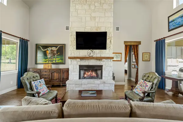 283 Soaring Eagles DR, Fredericksburg, TX 78624