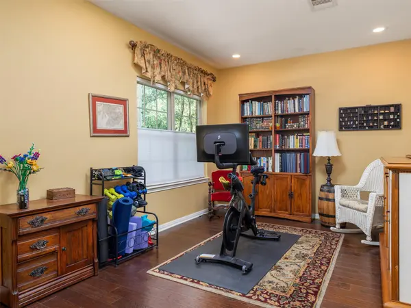 201 Sycamore ST, Georgetown, TX 78633