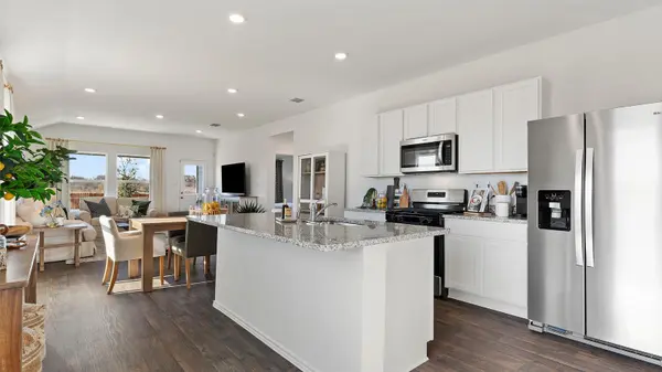 174 Ebbsfleet DR, Uhland, TX 78640