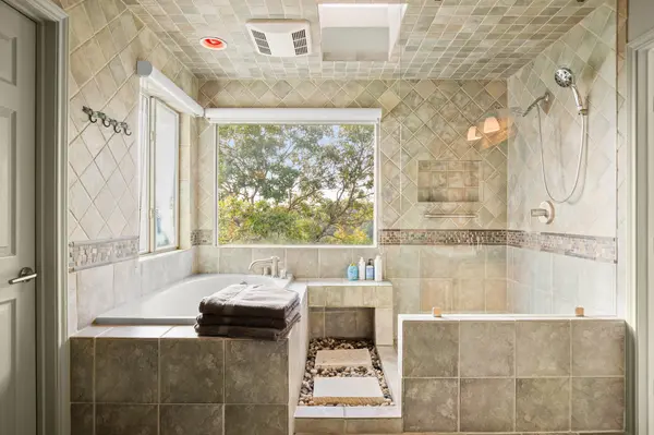 7209 Foxtree CV, Austin, TX 78750