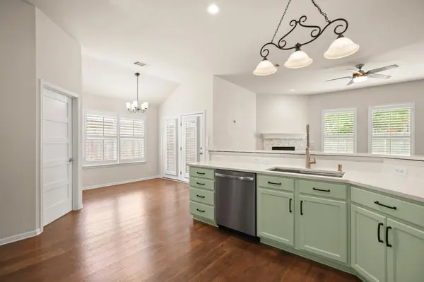 2413 Lou John ST N, Austin, TX 78727