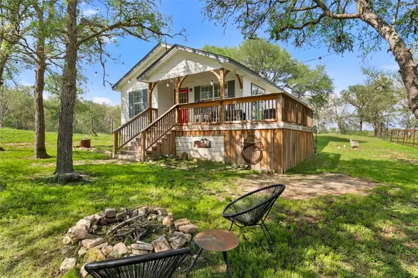 274 Old Austin TRL, Elgin, TX 78621