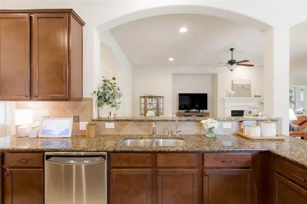 214 Bellagio DR, Lakeway, TX 78734