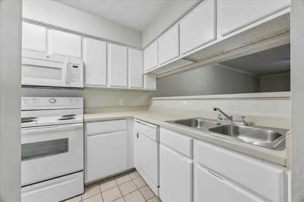 501 W 26th ST #121, Austin, TX 78705