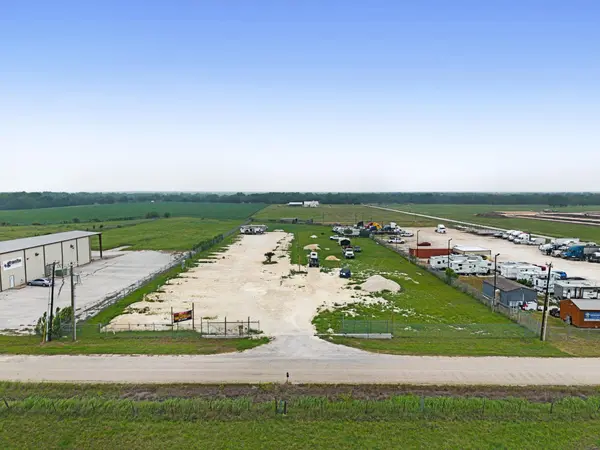 2733 County Road 374 RD, Taylor, TX 76574