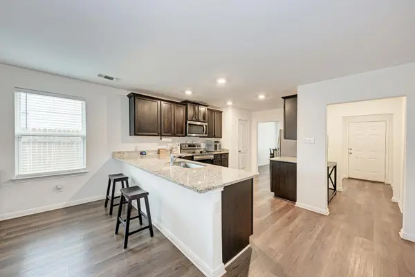 132 Maywood LN, Jarrell, TX 76537
